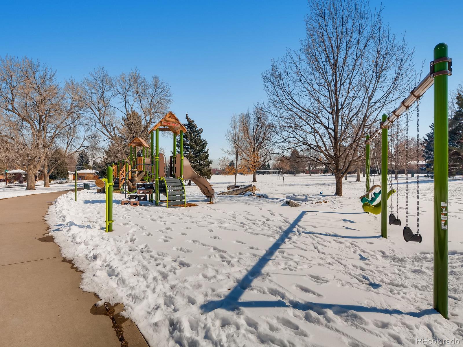 MLS Image #35 for 3040 s elm street,denver, Colorado