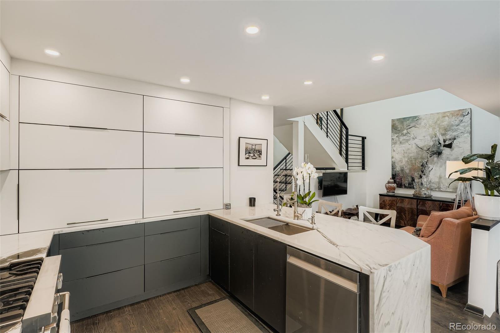 MLS Image #11 for 287 s holly street,denver, Colorado