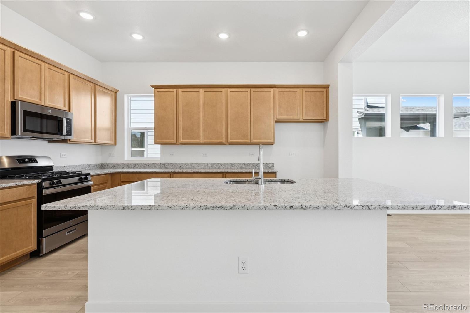 MLS Image #10 for 21065 e 61st drive,aurora, Colorado