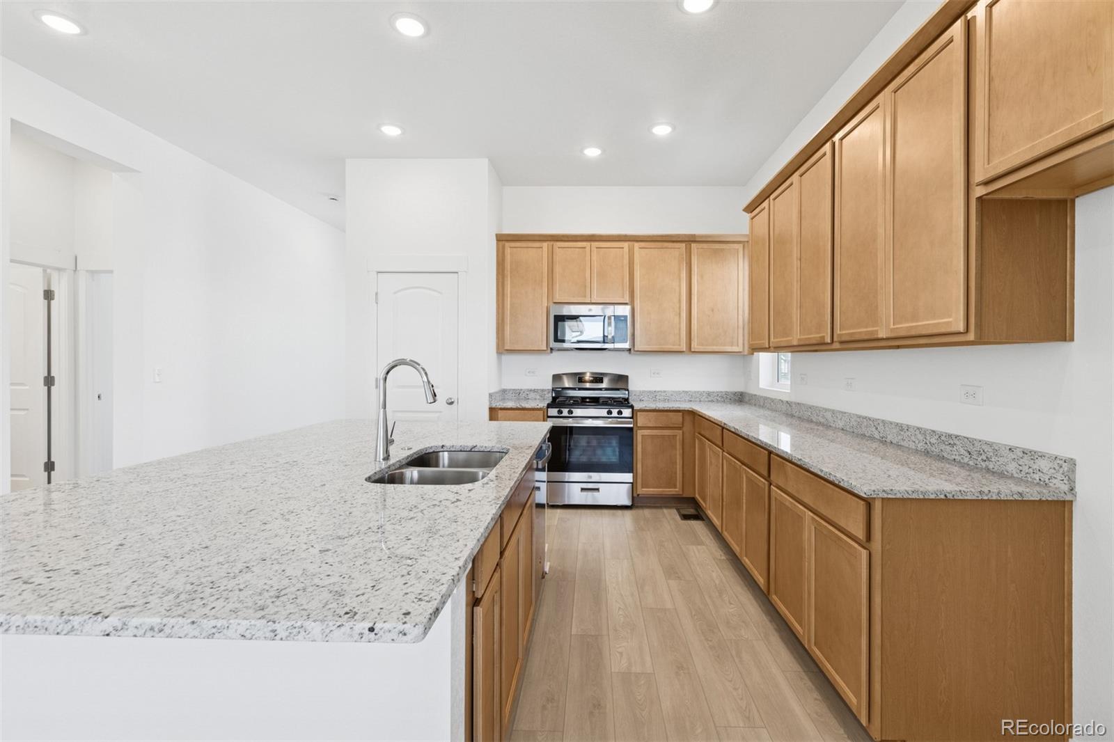 MLS Image #12 for 21065 e 61st drive,aurora, Colorado