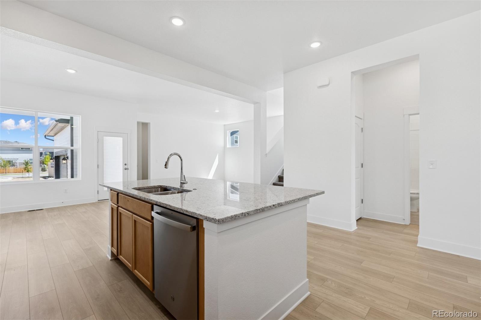 MLS Image #14 for 21065 e 61st drive,aurora, Colorado