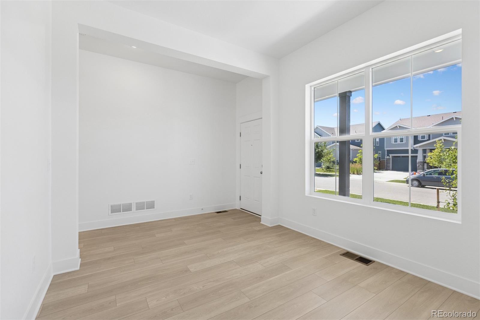MLS Image #7 for 21065 e 61st drive,aurora, Colorado