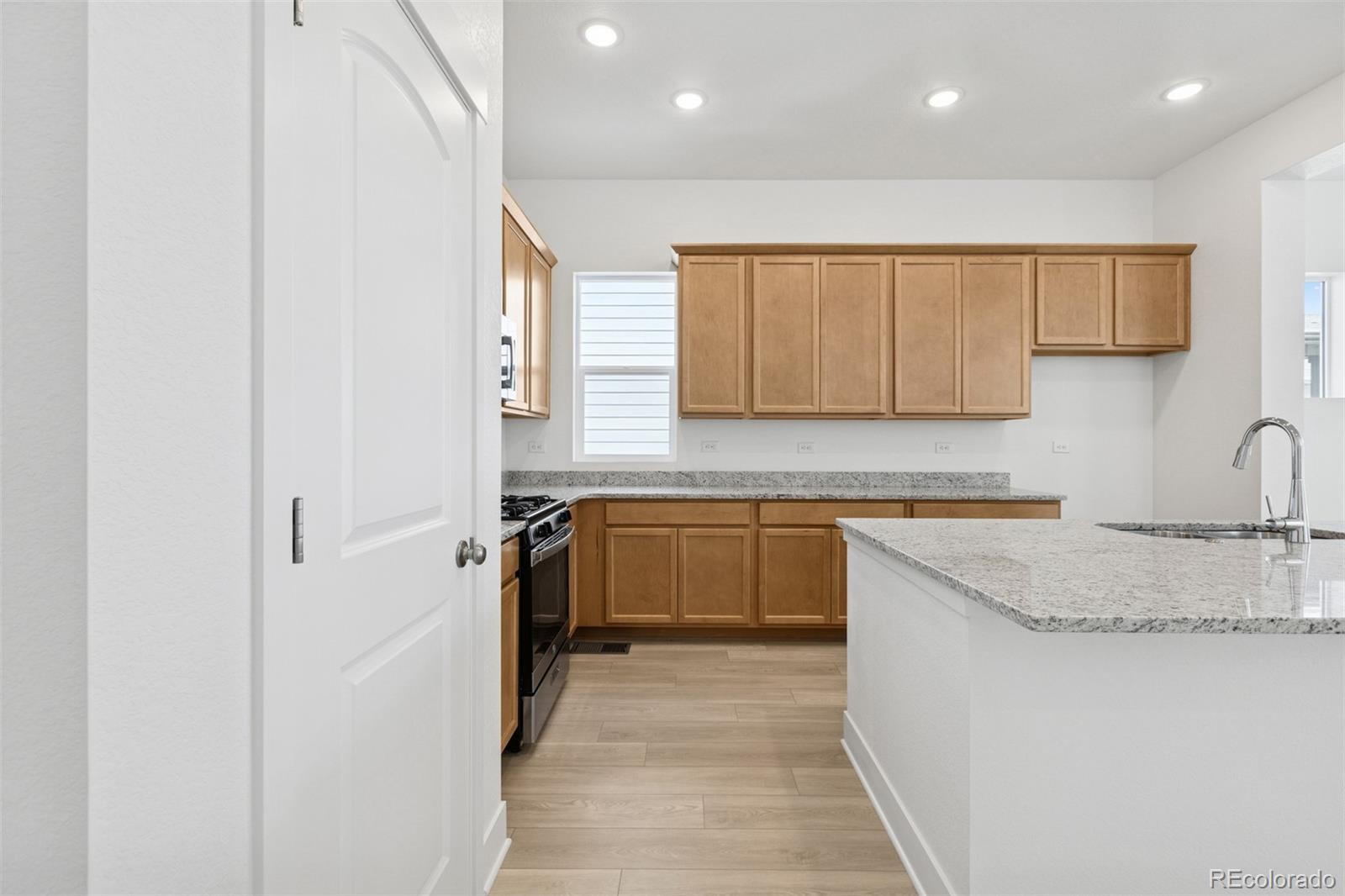 MLS Image #9 for 21065 e 61st drive,aurora, Colorado