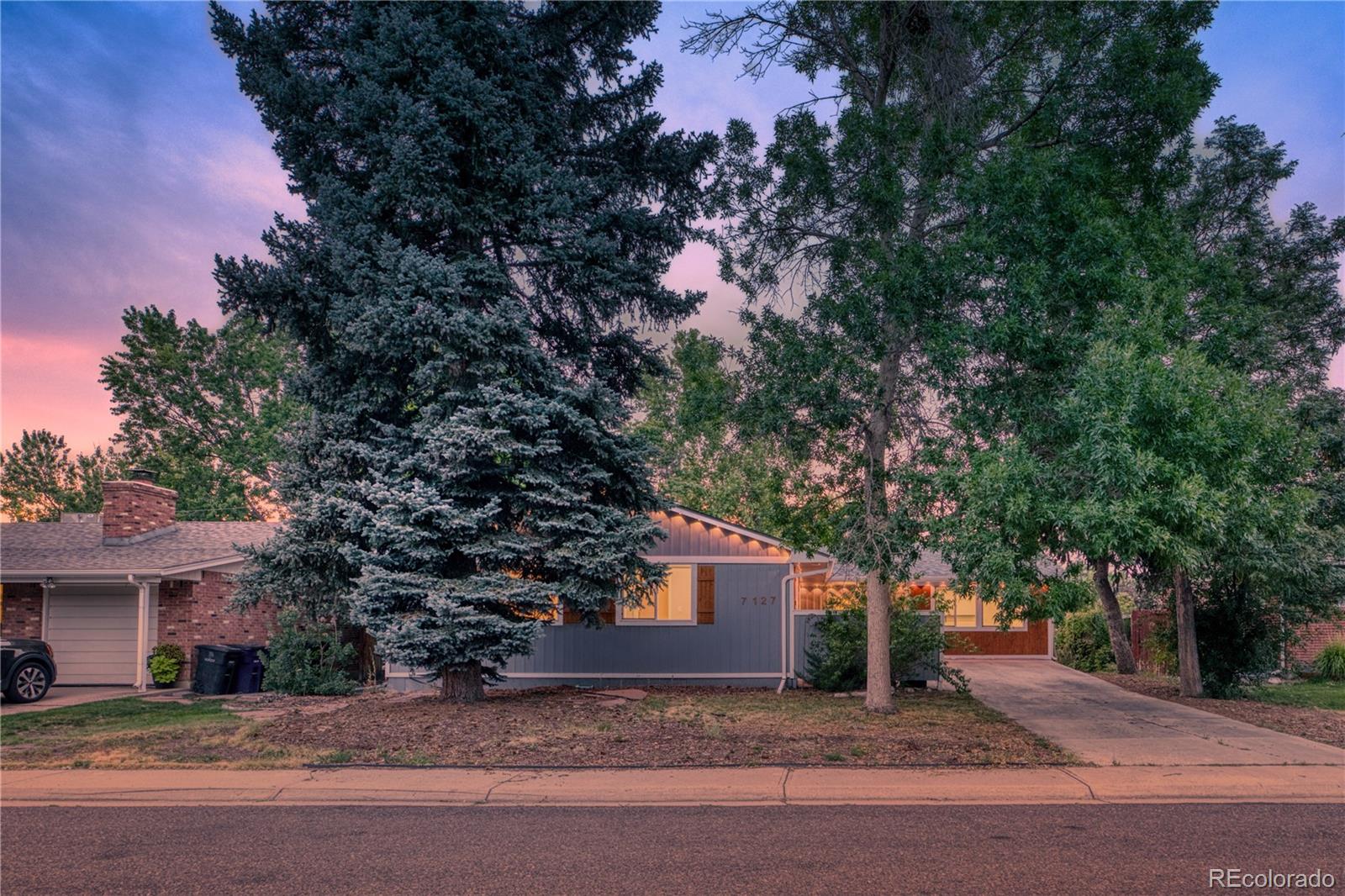 MLS Image #15 for 7127 e wyoming place,denver, Colorado