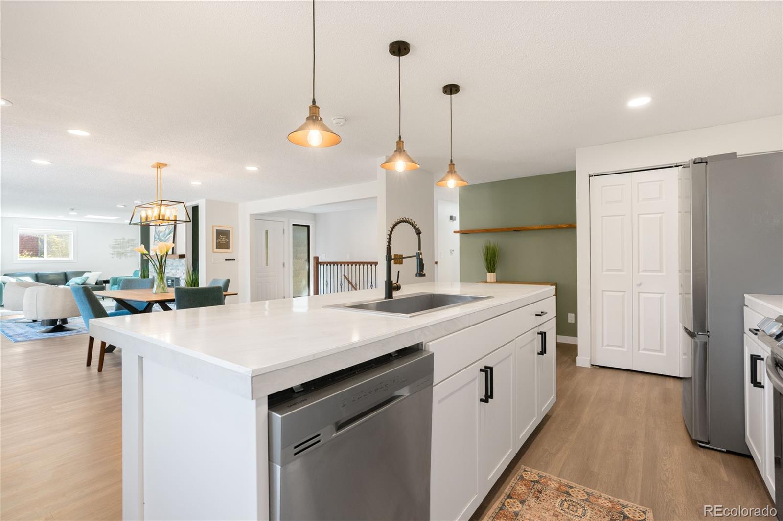 MLS Image #6 for 7127 e wyoming place,denver, Colorado