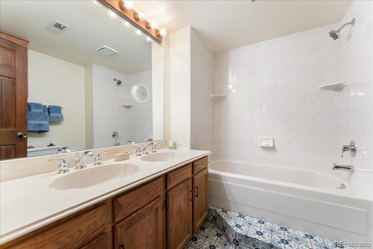 MLS Image #36 for 6180 s jamaica court,englewood, Colorado