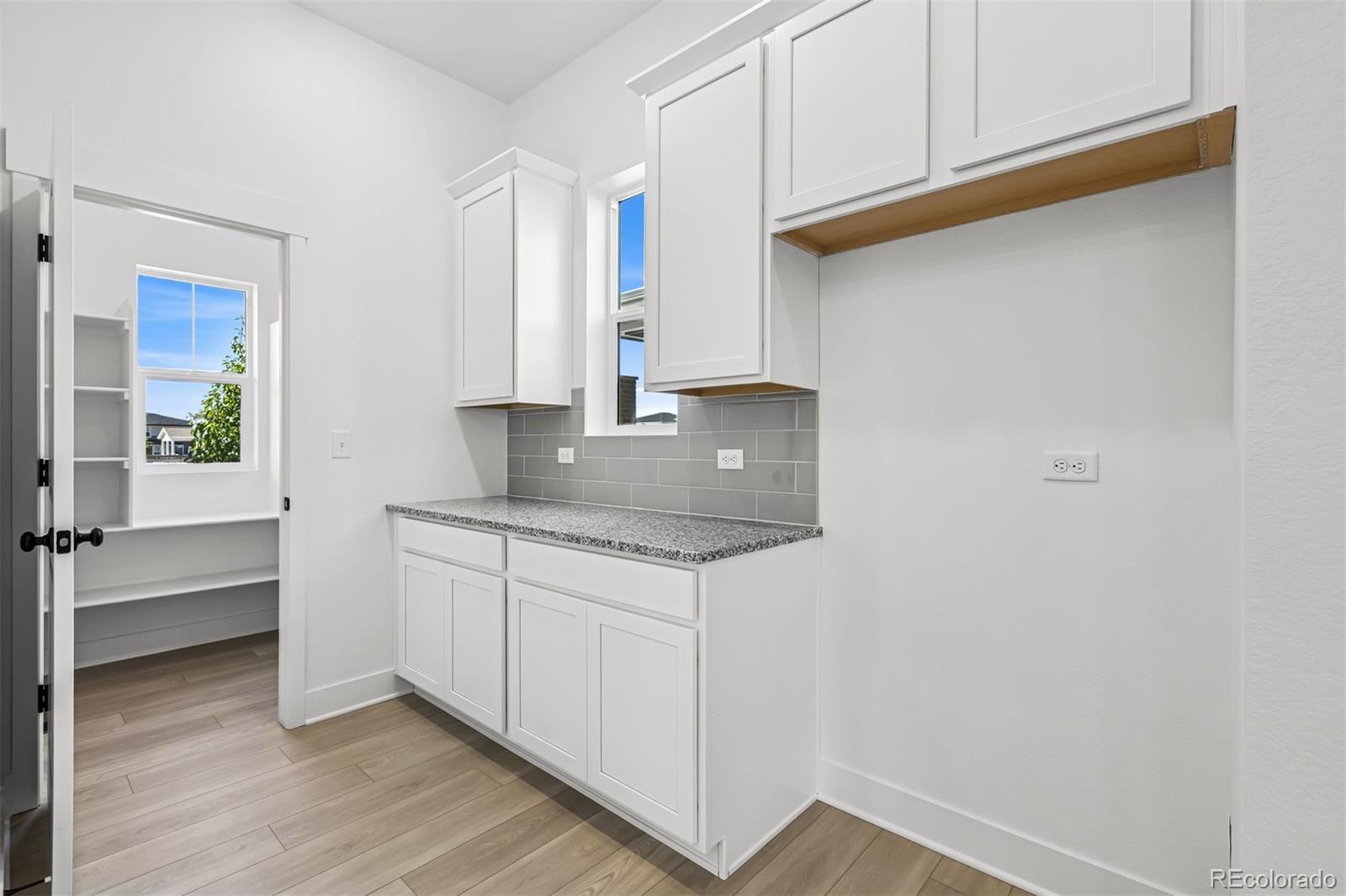MLS Image #14 for 21045 e 61st drive,aurora, Colorado