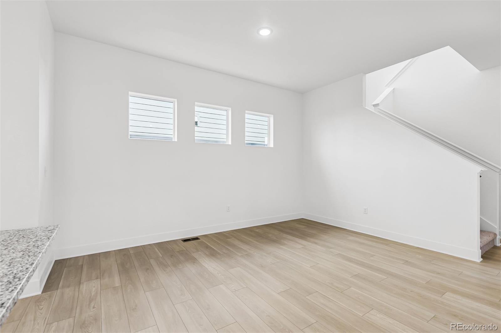 MLS Image #16 for 21045 e 61st drive,aurora, Colorado