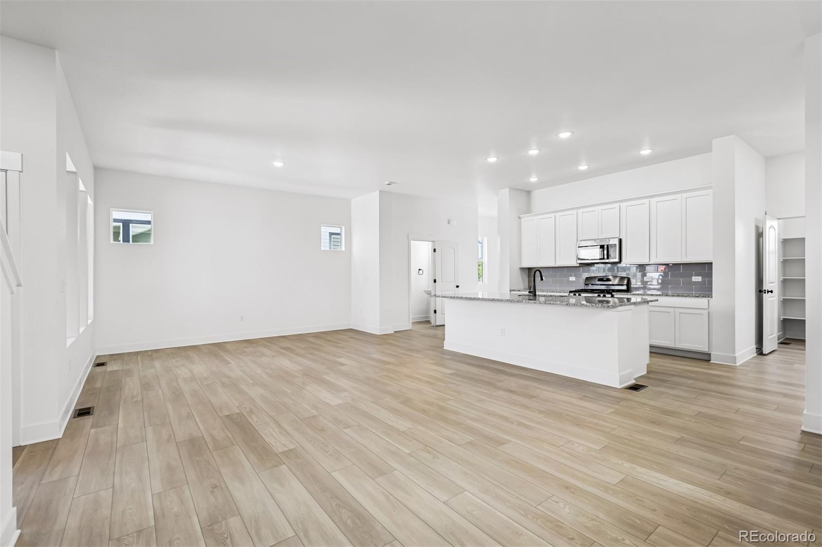 MLS Image #18 for 21045 e 61st drive,aurora, Colorado