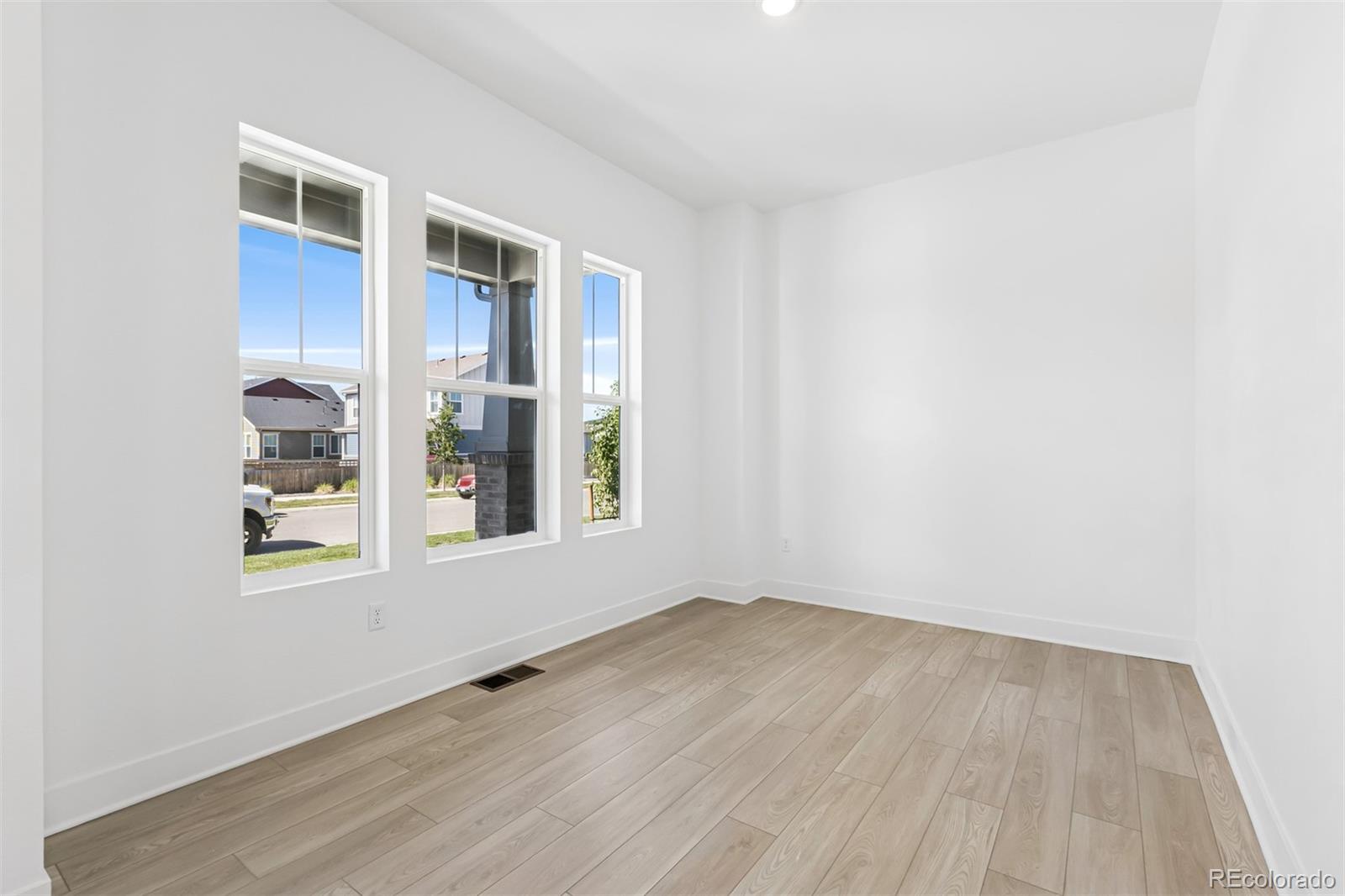 MLS Image #7 for 21045 e 61st drive,aurora, Colorado