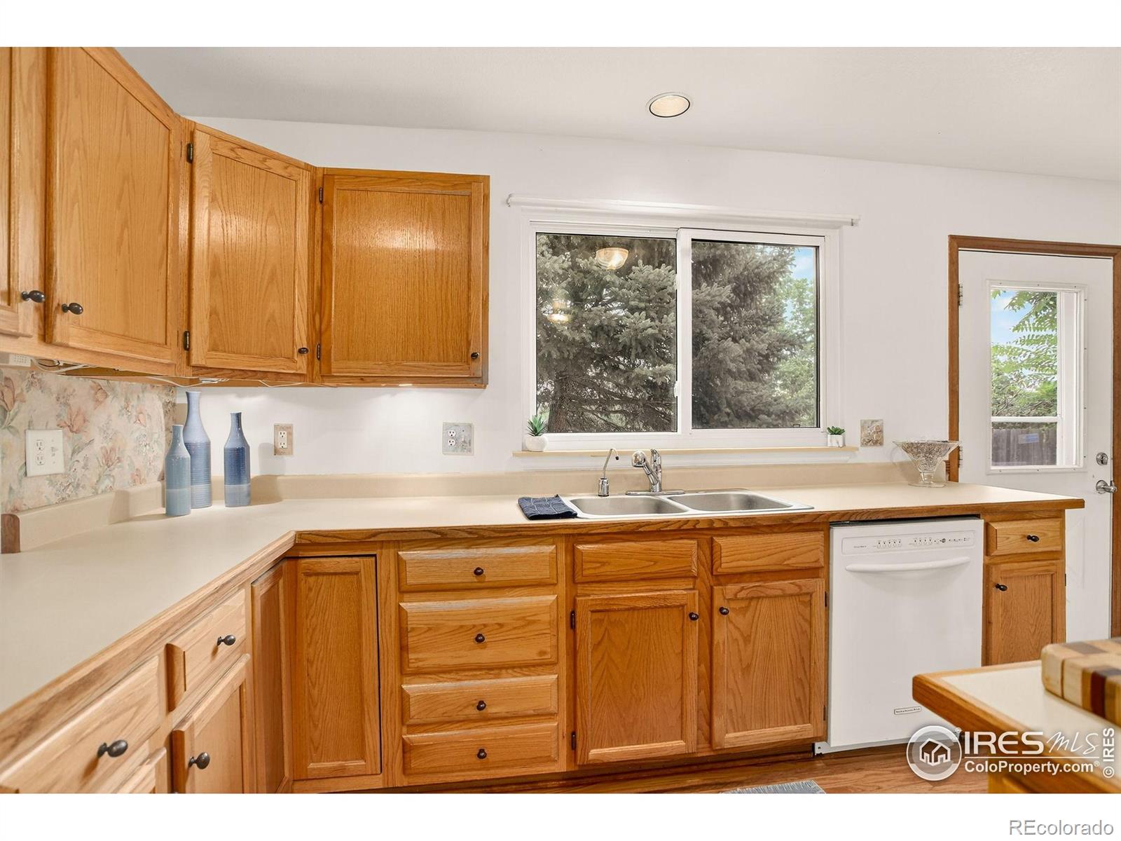 MLS Image #9 for 1029 e 131st drive,thornton, Colorado