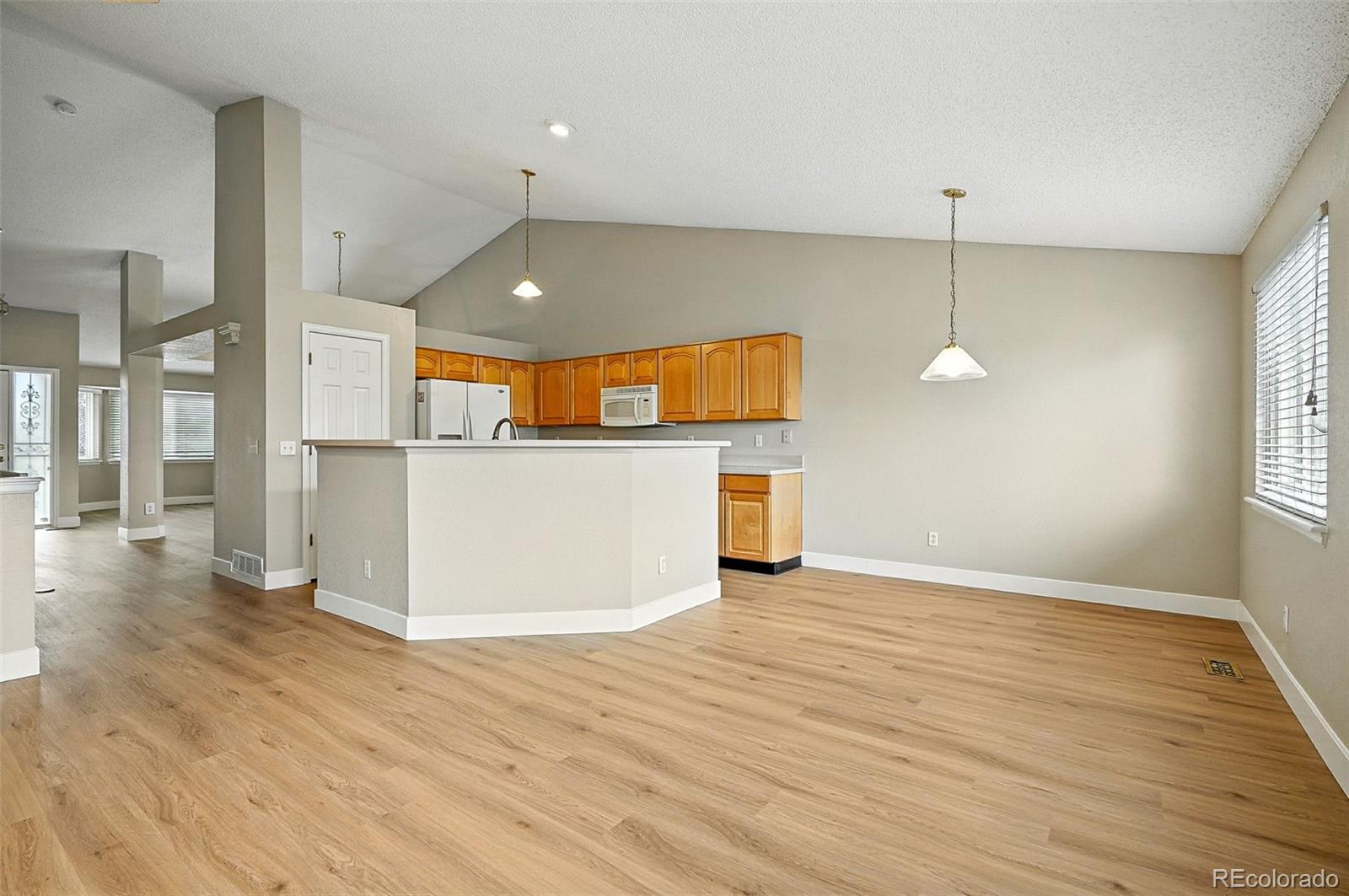 MLS Image #3 for 19841 e stanford avenue,centennial, Colorado