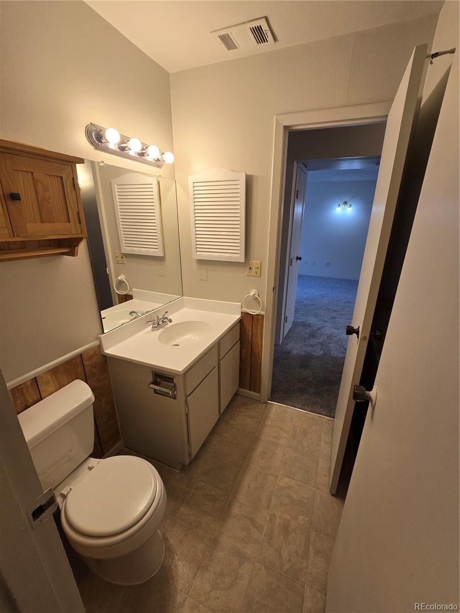 MLS Image #13 for 3550 s harlan street,denver, Colorado