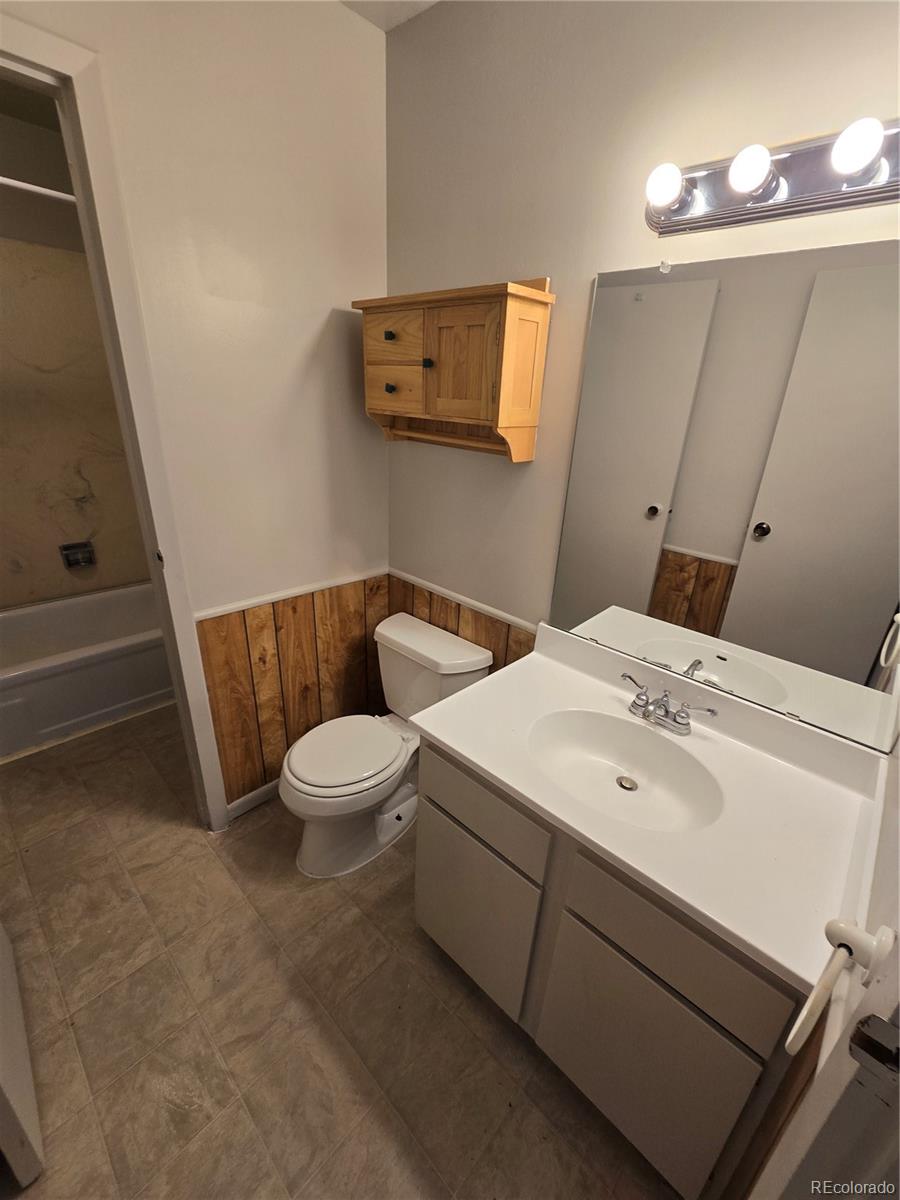 MLS Image #9 for 3550 s harlan street,denver, Colorado