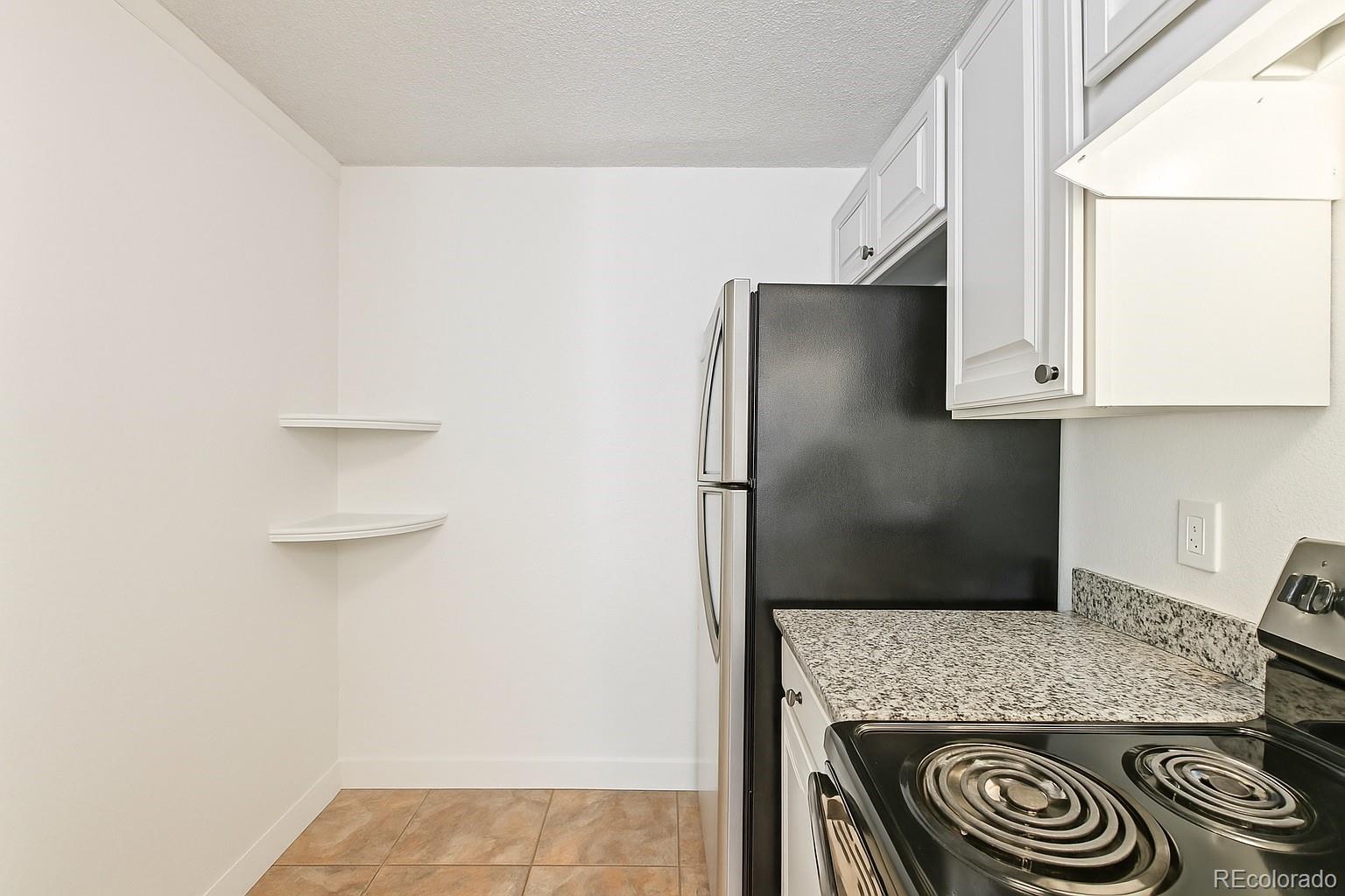 MLS Image #11 for 2880 s locust street,denver, Colorado