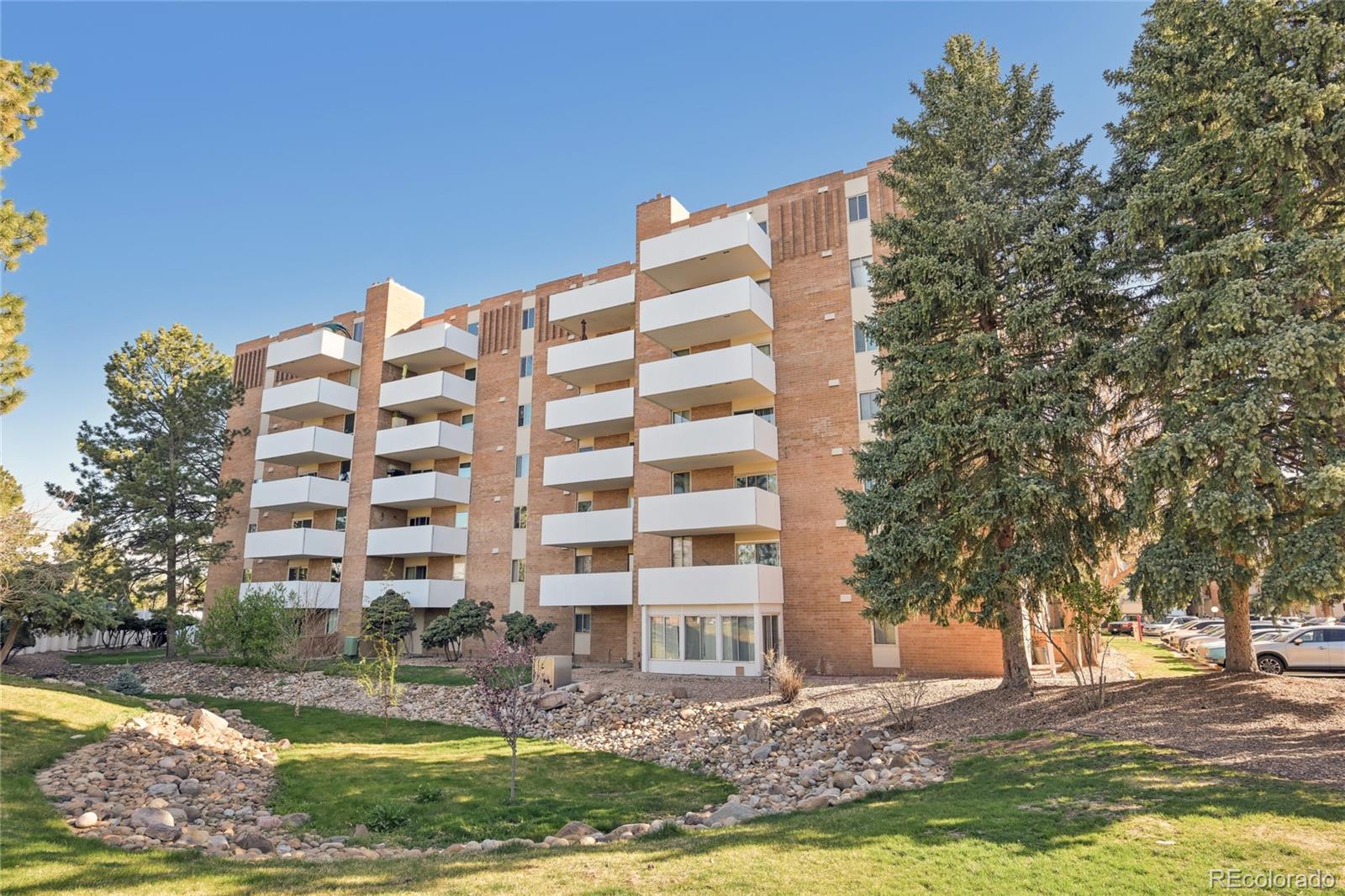 MLS Image #27 for 2880 s locust street,denver, Colorado