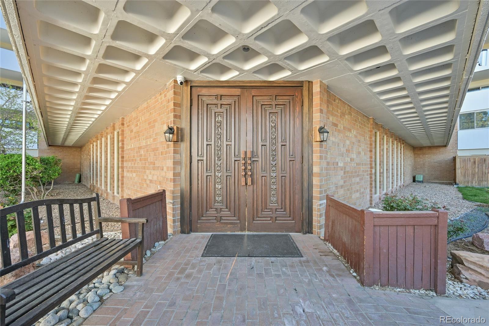 MLS Image #28 for 2880 s locust street,denver, Colorado
