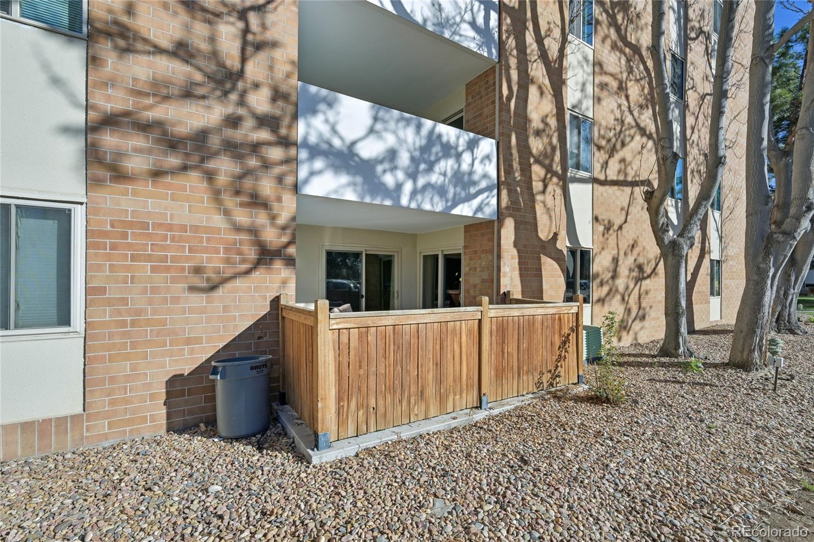 MLS Image #29 for 2880 s locust street,denver, Colorado