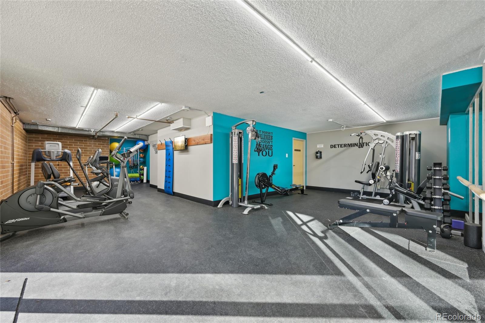 MLS Image #44 for 2880 s locust street,denver, Colorado