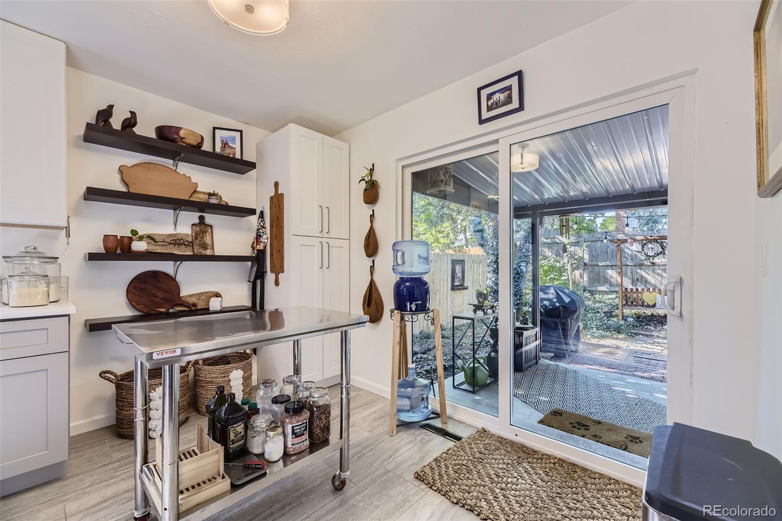 MLS Image #4 for 10115 w arbor place,littleton, Colorado