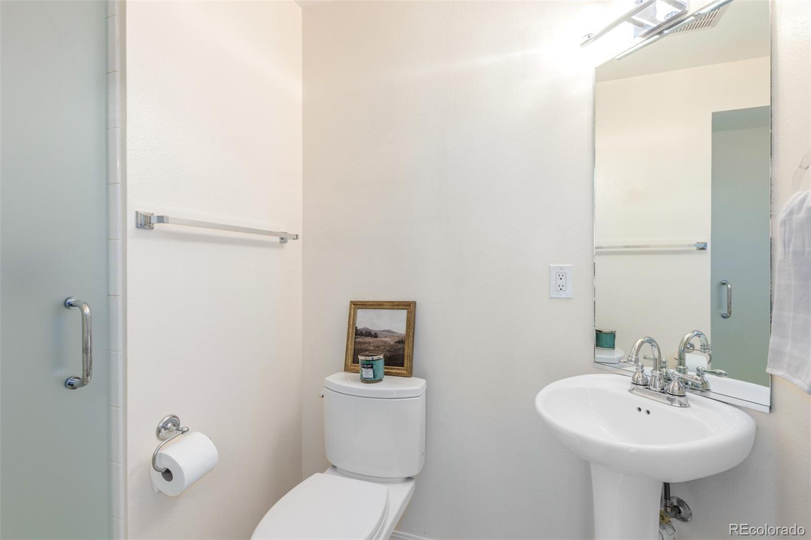 MLS Image #11 for 1470 s quebec way,denver, Colorado