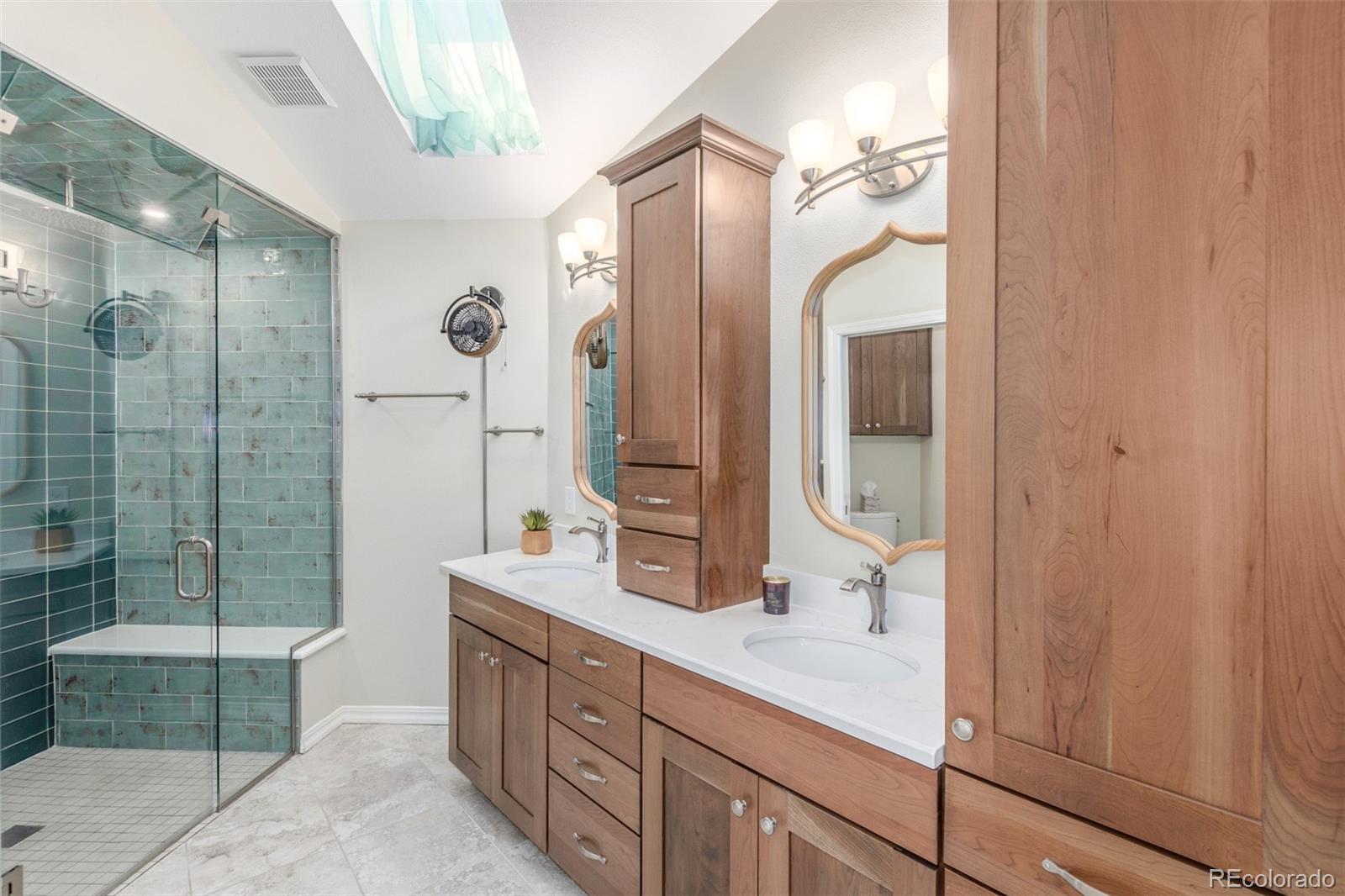 MLS Image #16 for 1470 s quebec way,denver, Colorado