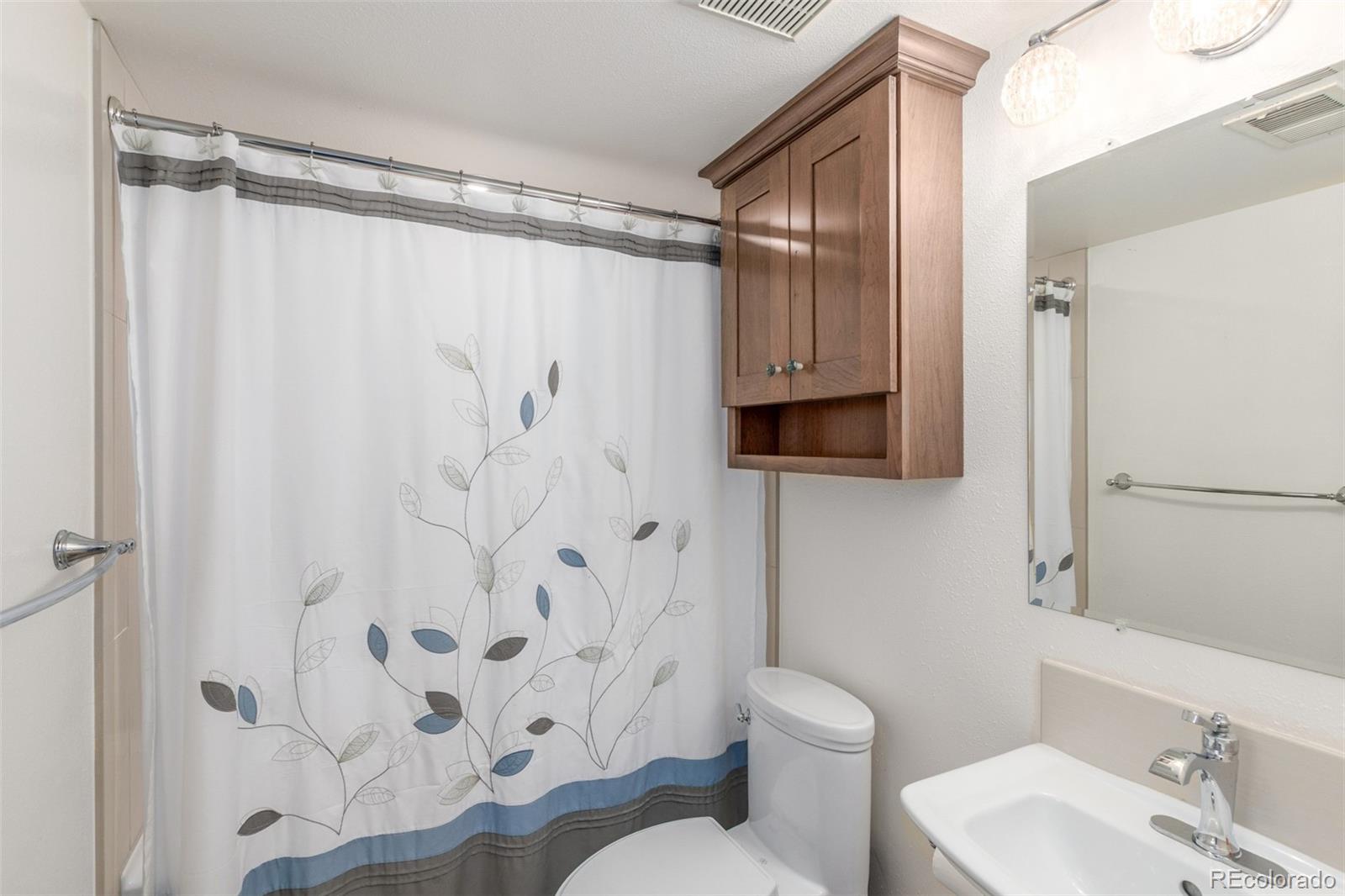MLS Image #21 for 1470 s quebec way,denver, Colorado