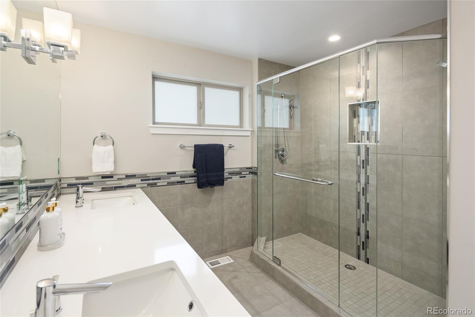 MLS Image #15 for 3912  utica street,denver, Colorado