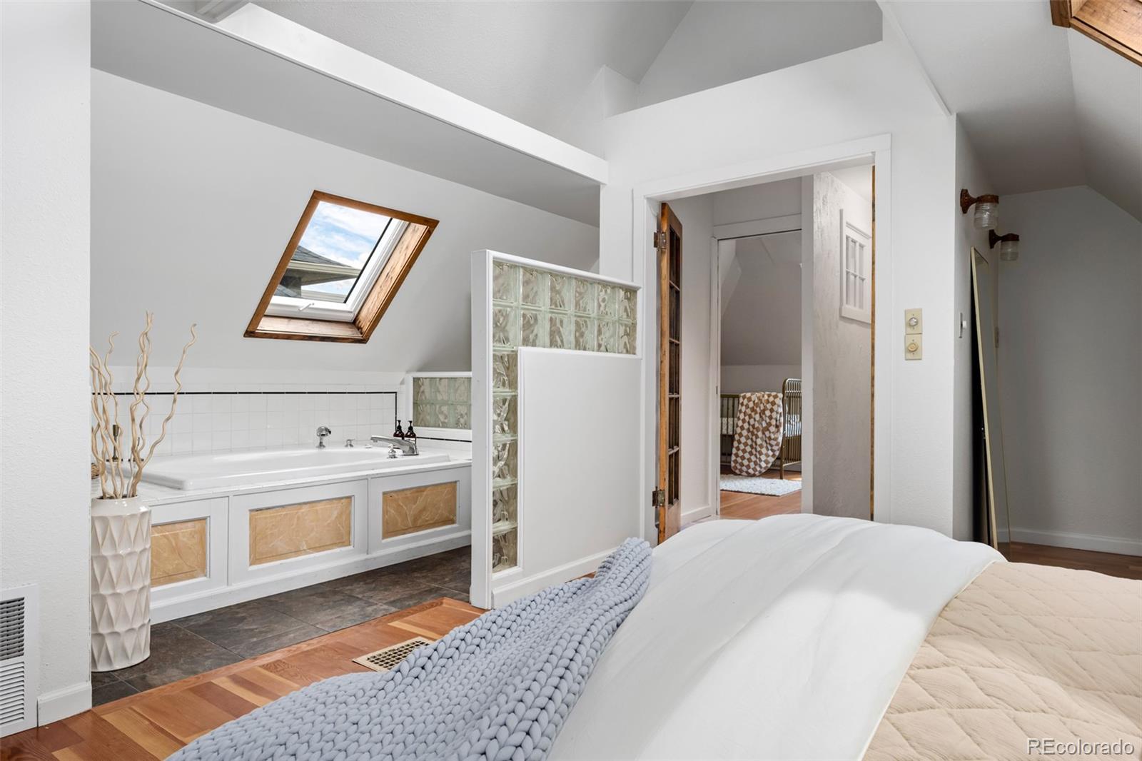 MLS Image #23 for 88 s clarkson street,denver, Colorado