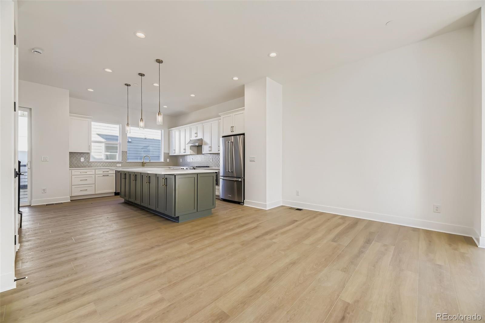 MLS Image #11 for 7732 s irving street,littleton, Colorado