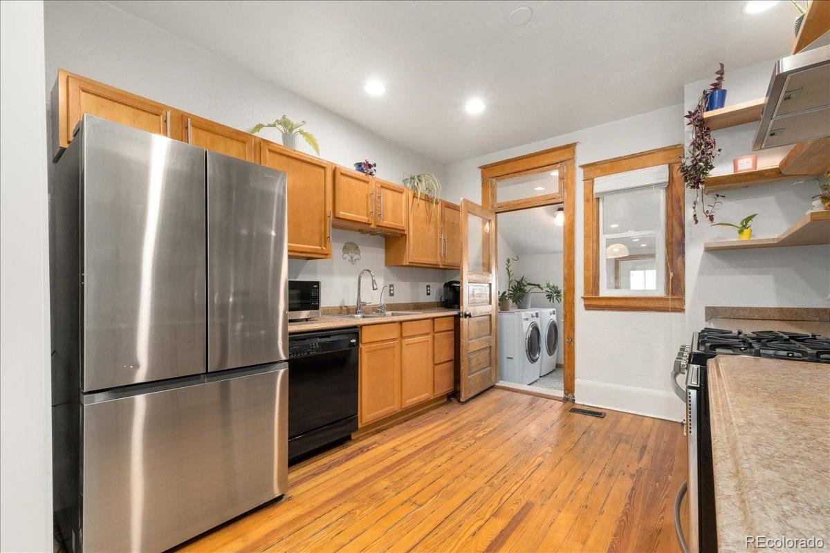 MLS Image #8 for 3034 n high street,denver, Colorado