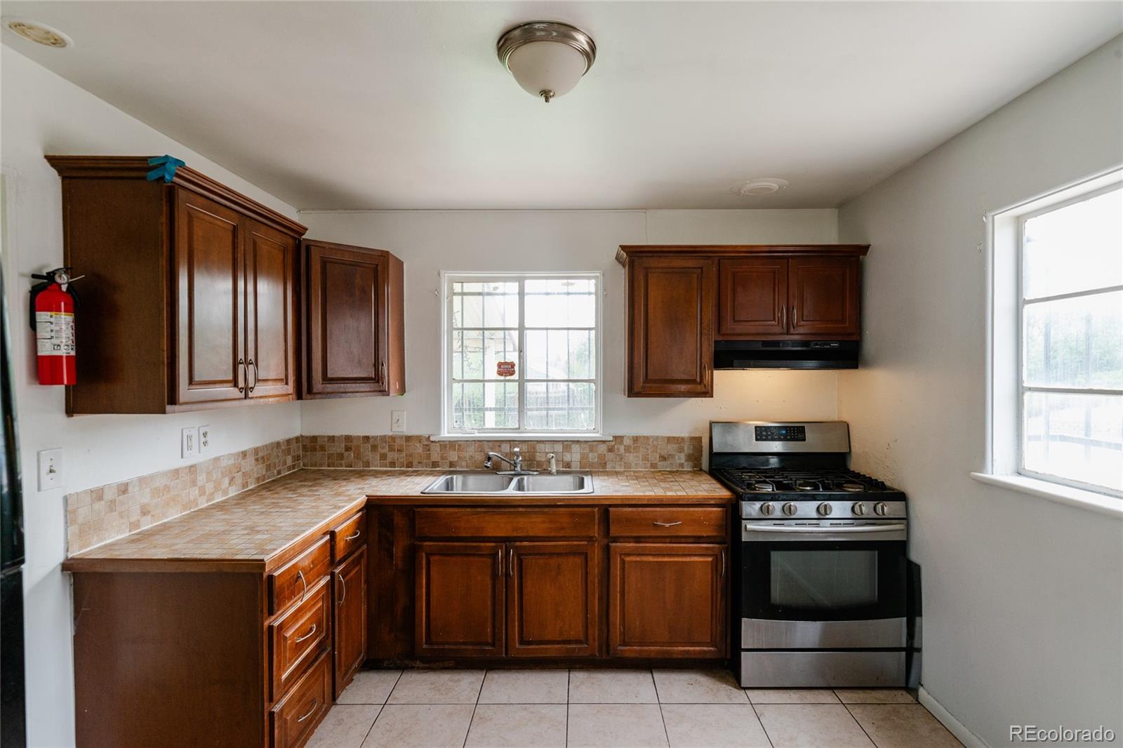 MLS Image #8 for 498 s sheridan boulevard,lakewood, Colorado
