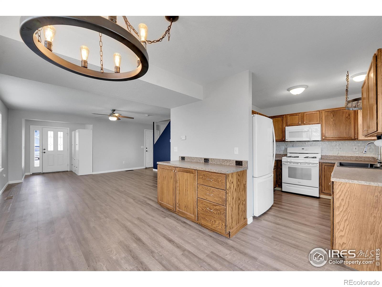 MLS Image #5 for 511  sterling lane,dacono, Colorado