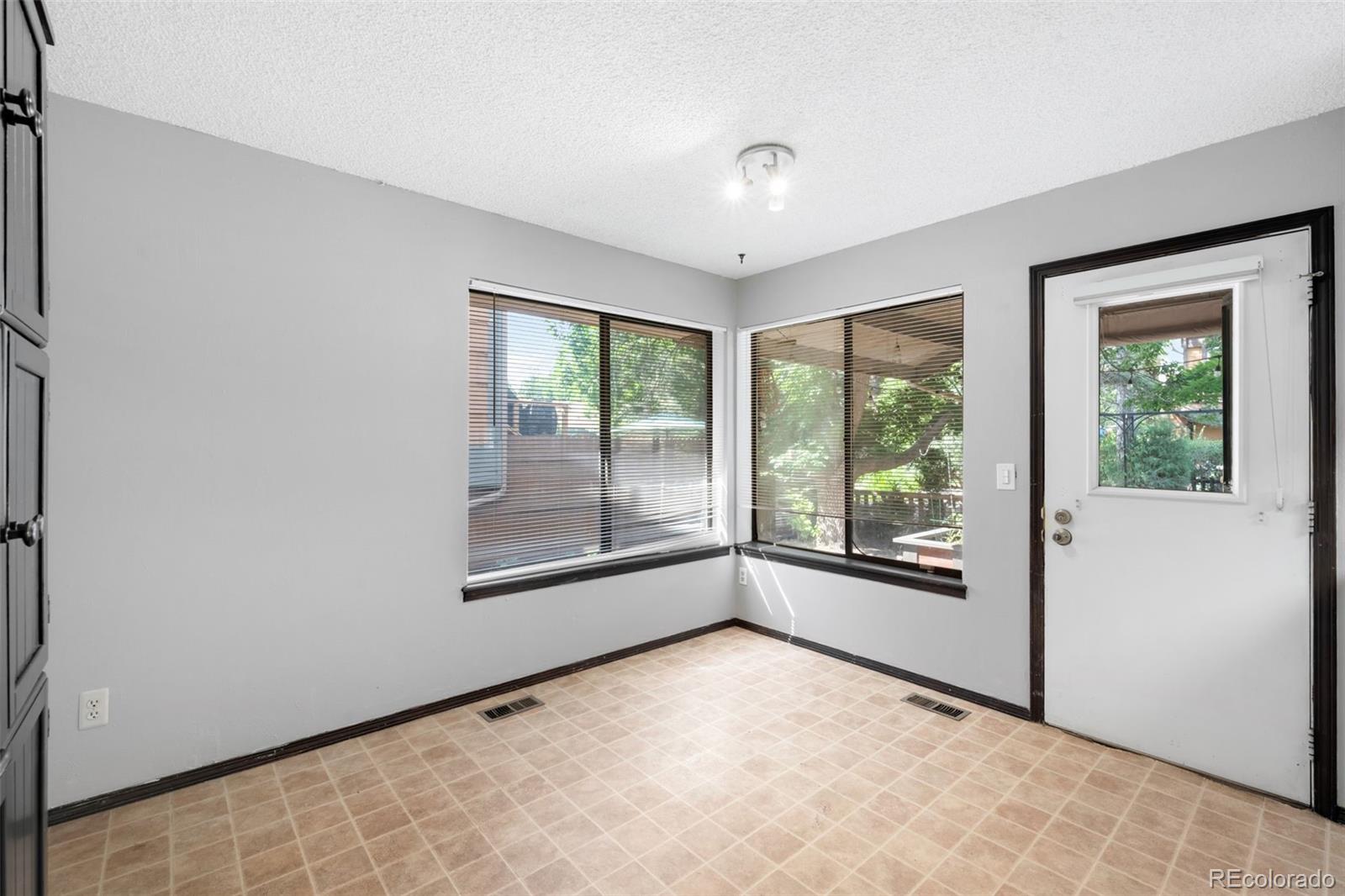 MLS Image #8 for 10201 w ida avenue,littleton, Colorado