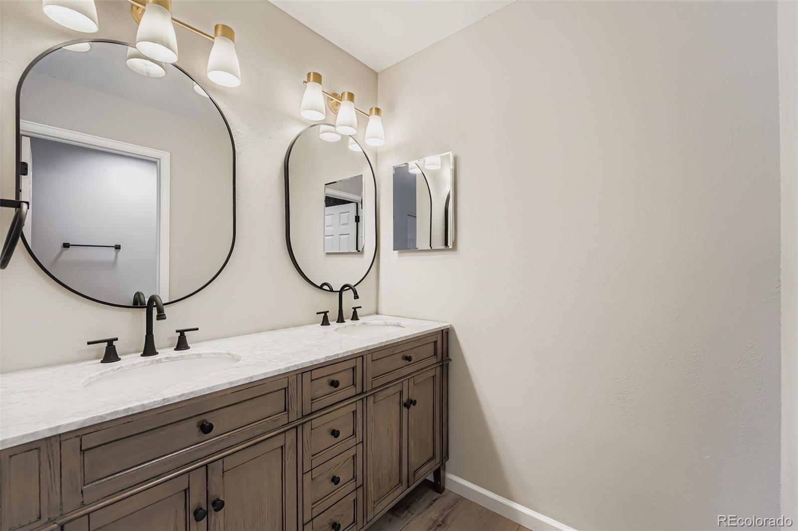 MLS Image #10 for 2800 s heather gardens way,aurora, Colorado