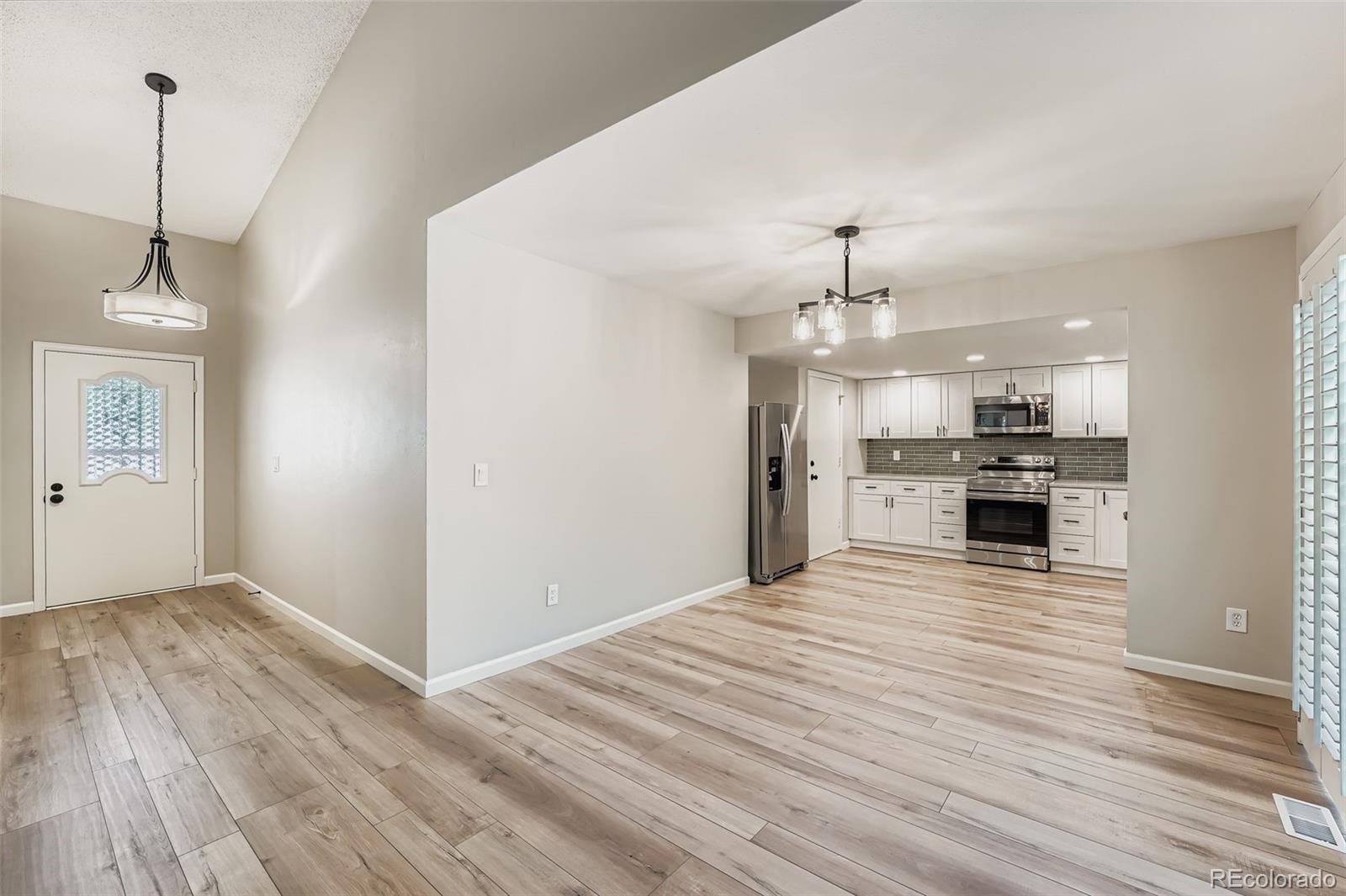 MLS Image #5 for 2800 s heather gardens way,aurora, Colorado