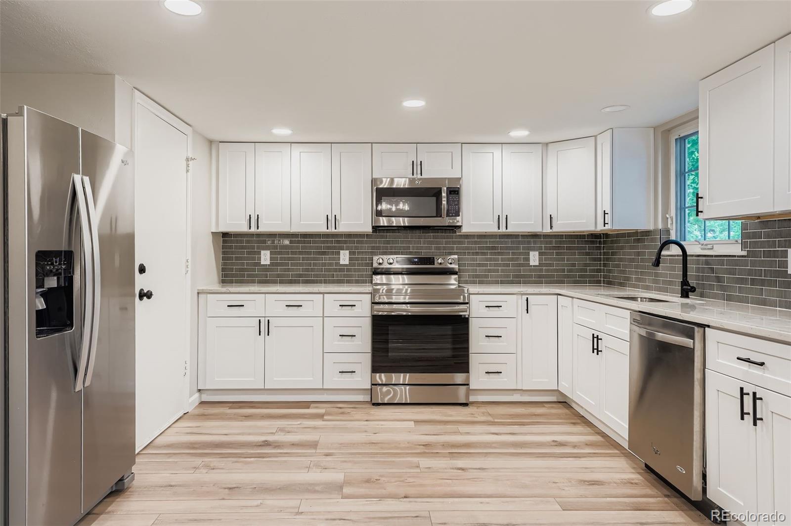 MLS Image #7 for 2800 s heather gardens way,aurora, Colorado