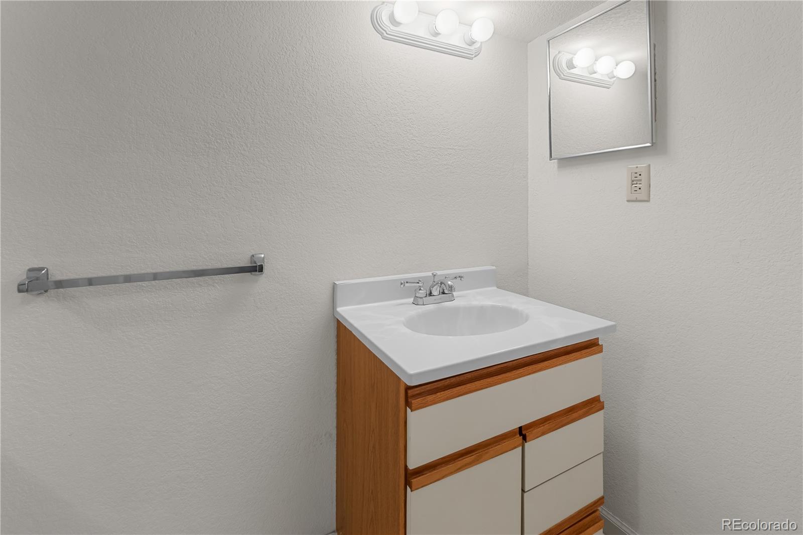 MLS Image #14 for 1417 w lake court,littleton, Colorado