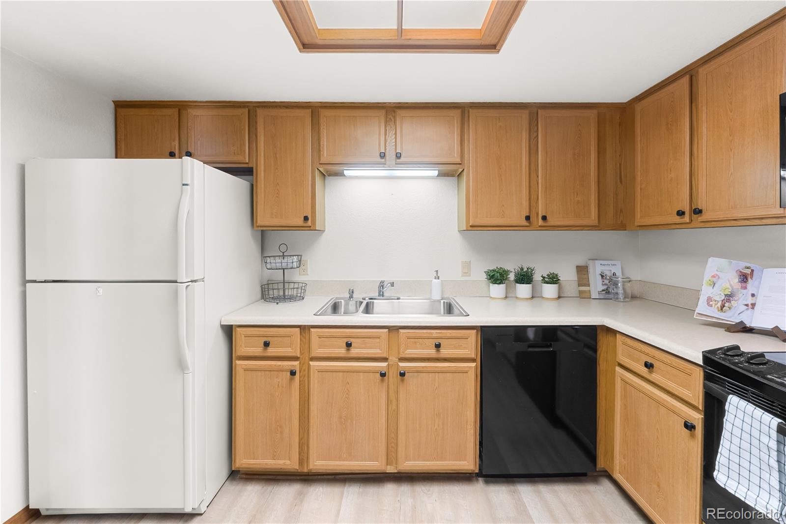 MLS Image #22 for 1417 w lake court,littleton, Colorado
