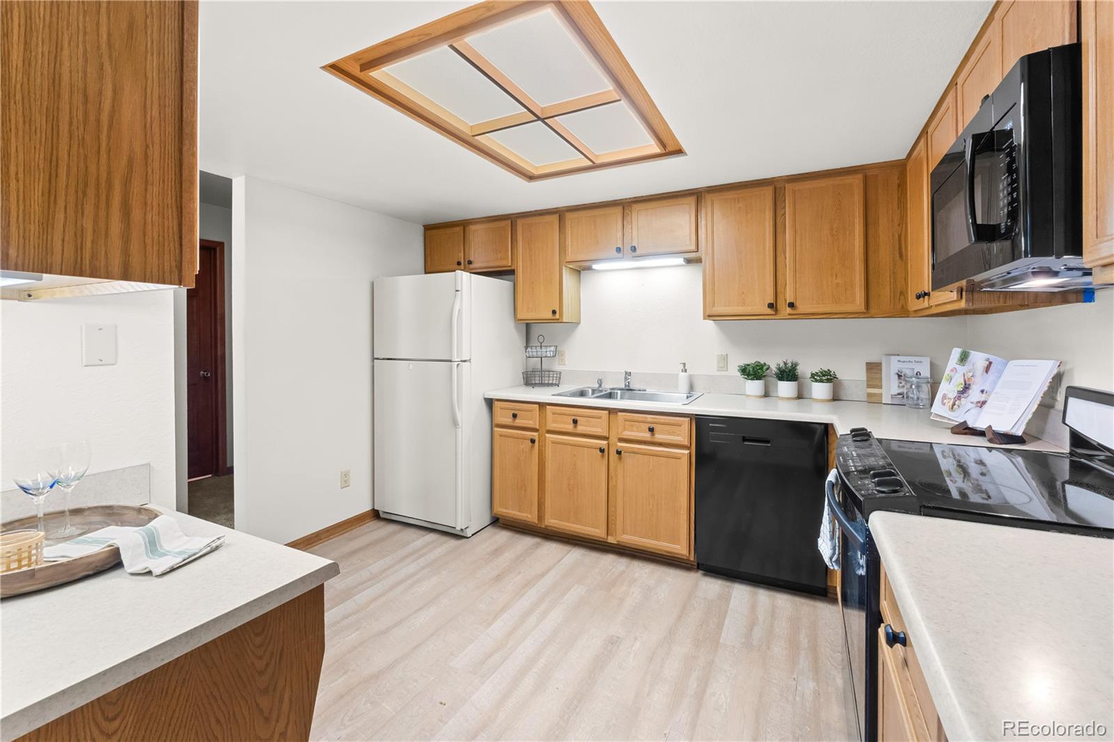 MLS Image #24 for 1417 w lake court,littleton, Colorado