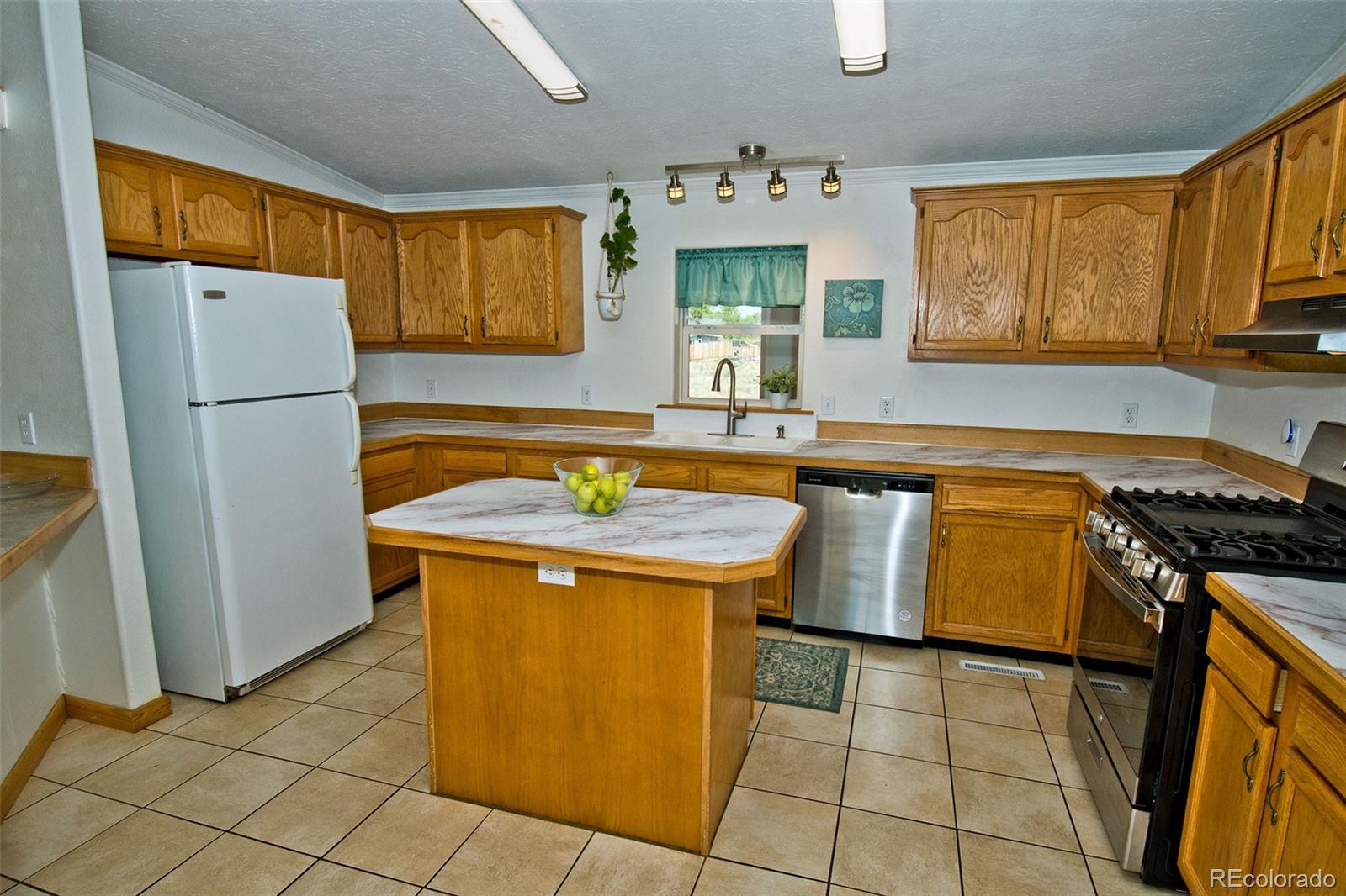 MLS Image #15 for 1372 n saddlerock trail,crestone, Colorado