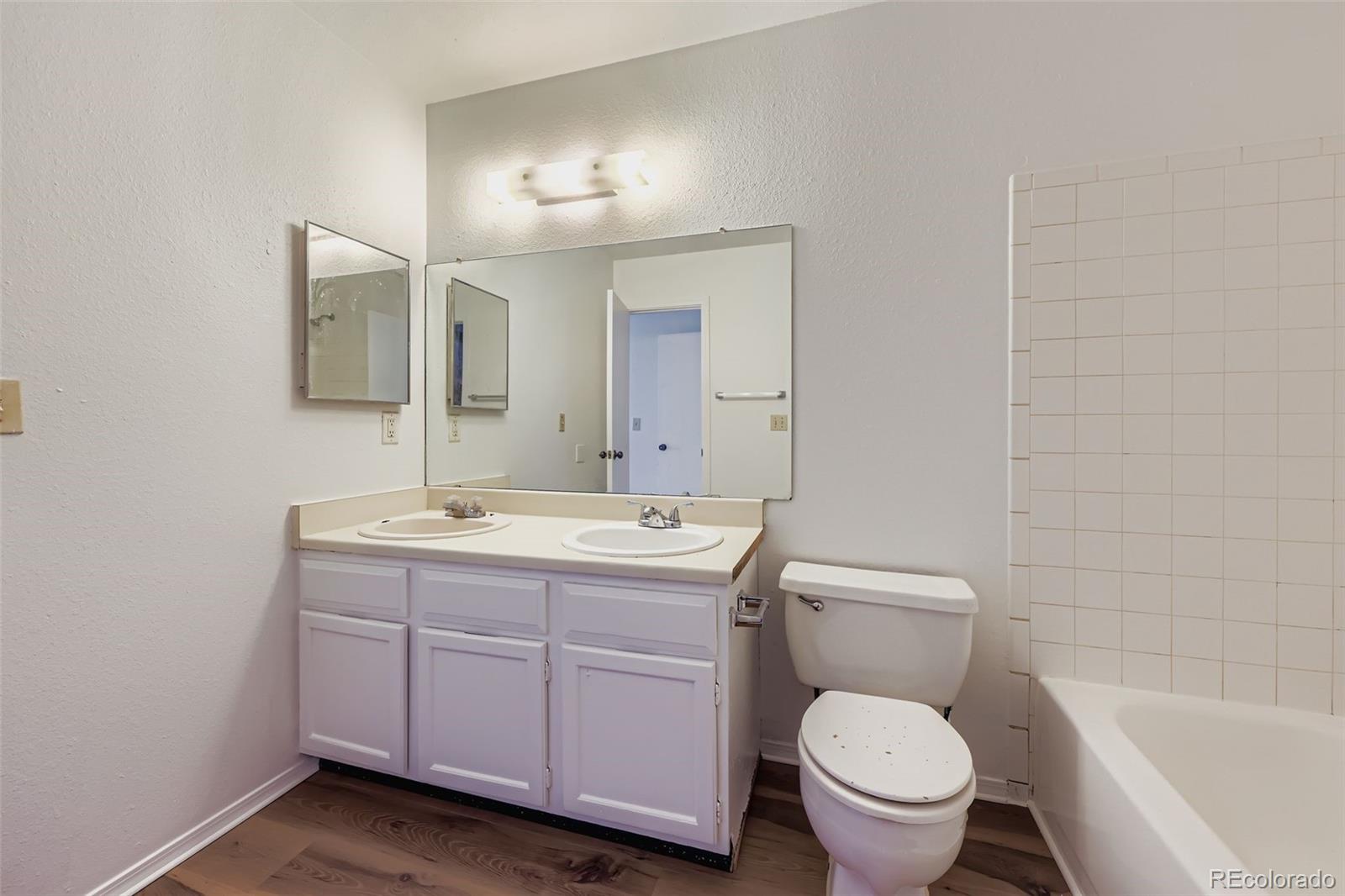 MLS Image #4 for 7474 e arkansas avenue 18-04,denver, Colorado