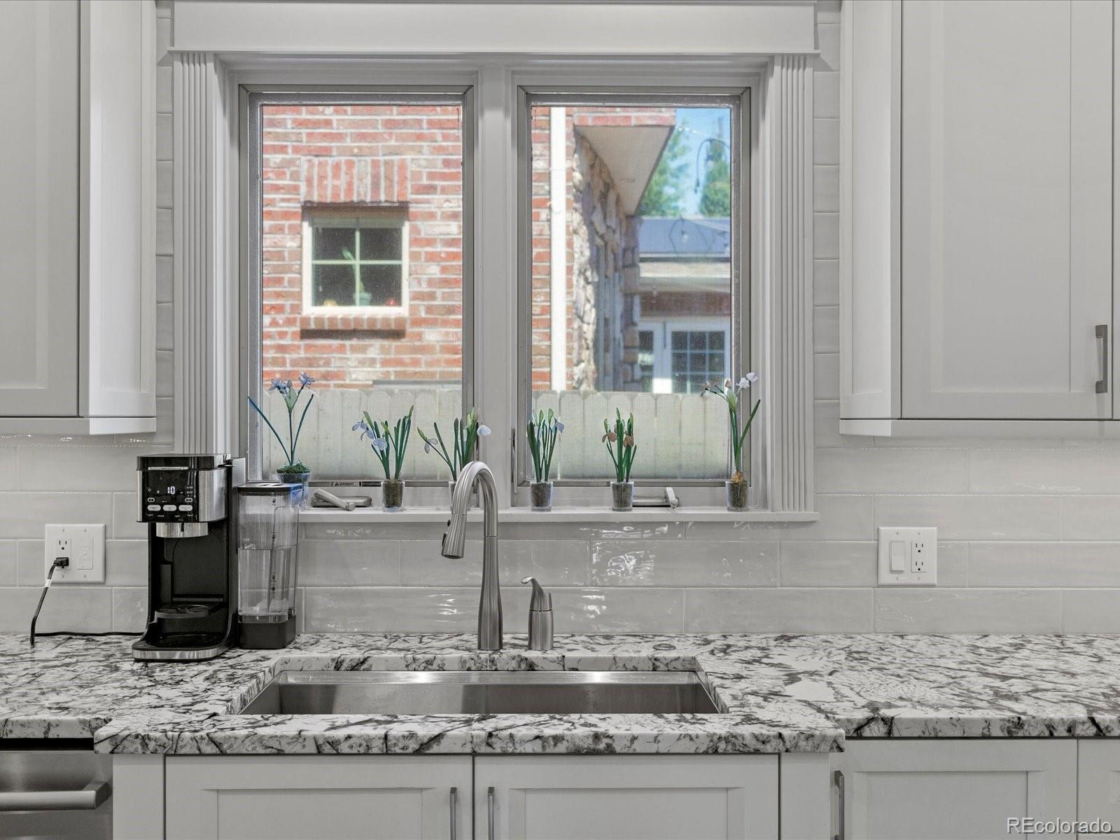 MLS Image #17 for 718  locust street,denver, Colorado