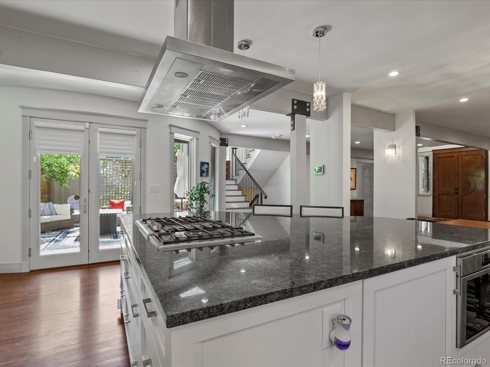 MLS Image #19 for 718  locust street,denver, Colorado