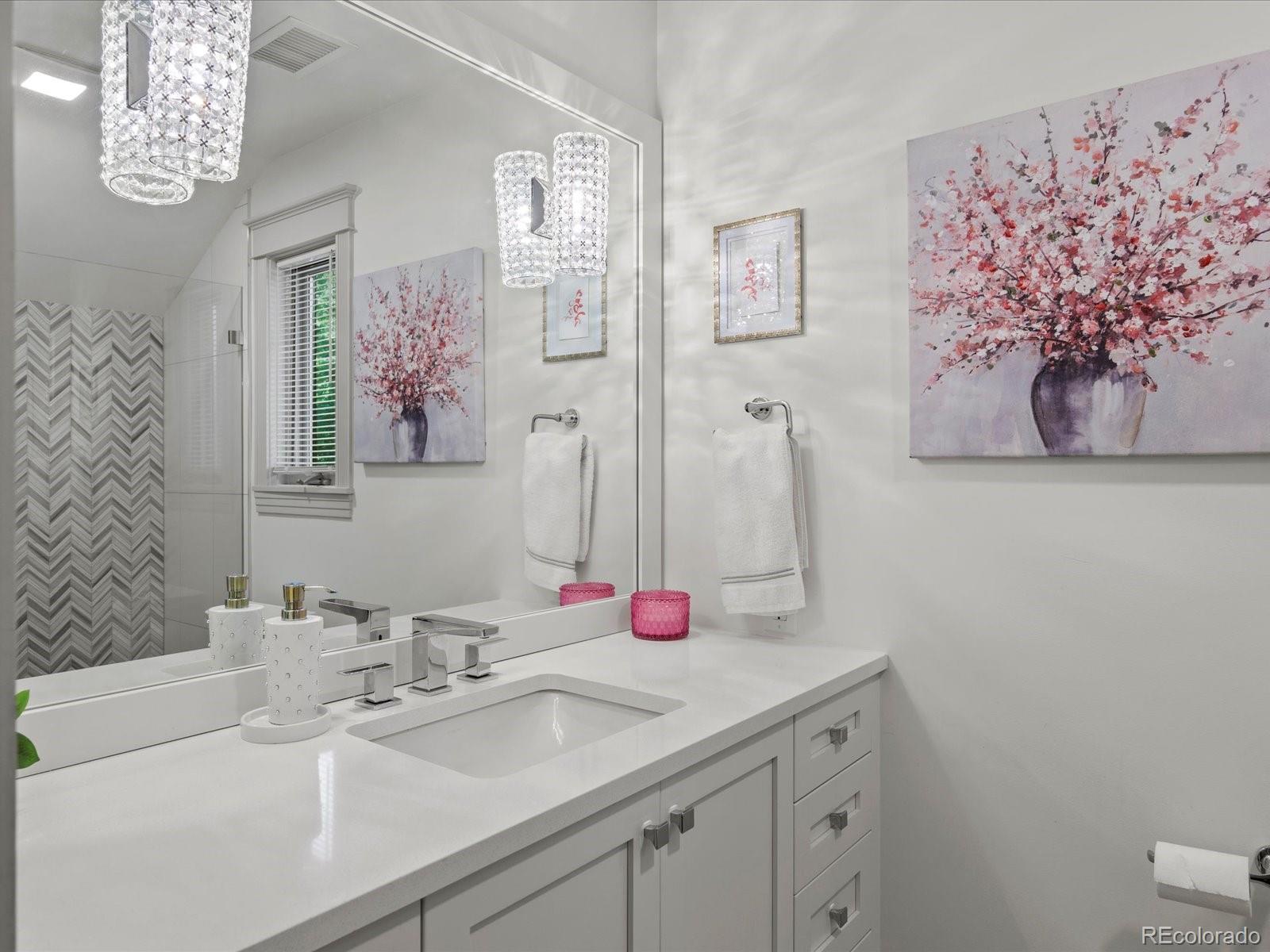 MLS Image #37 for 718  locust street,denver, Colorado