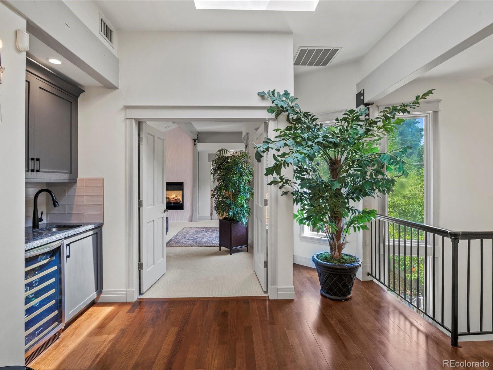MLS Image #39 for 718  locust street,denver, Colorado
