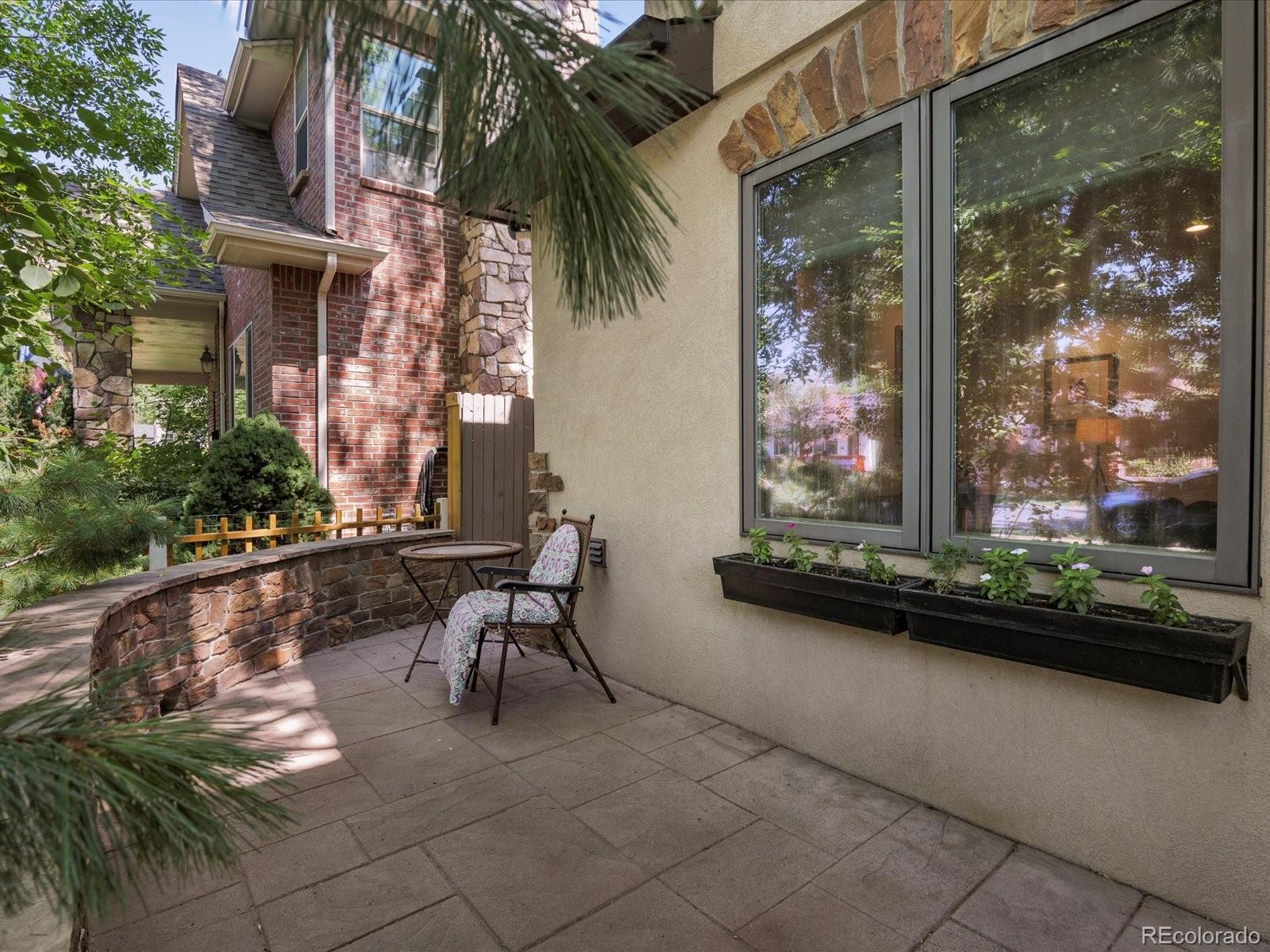 MLS Image #4 for 718  locust street,denver, Colorado