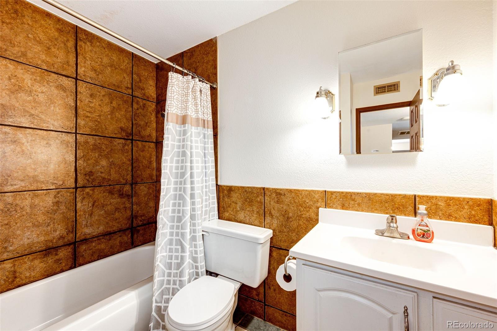 MLS Image #14 for 3623 s sheridan boulevard,denver, Colorado