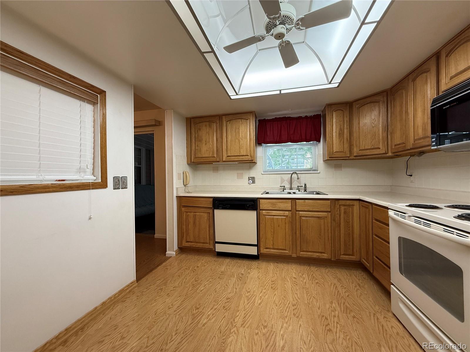 MLS Image #10 for 13922 e linvale place,aurora, Colorado