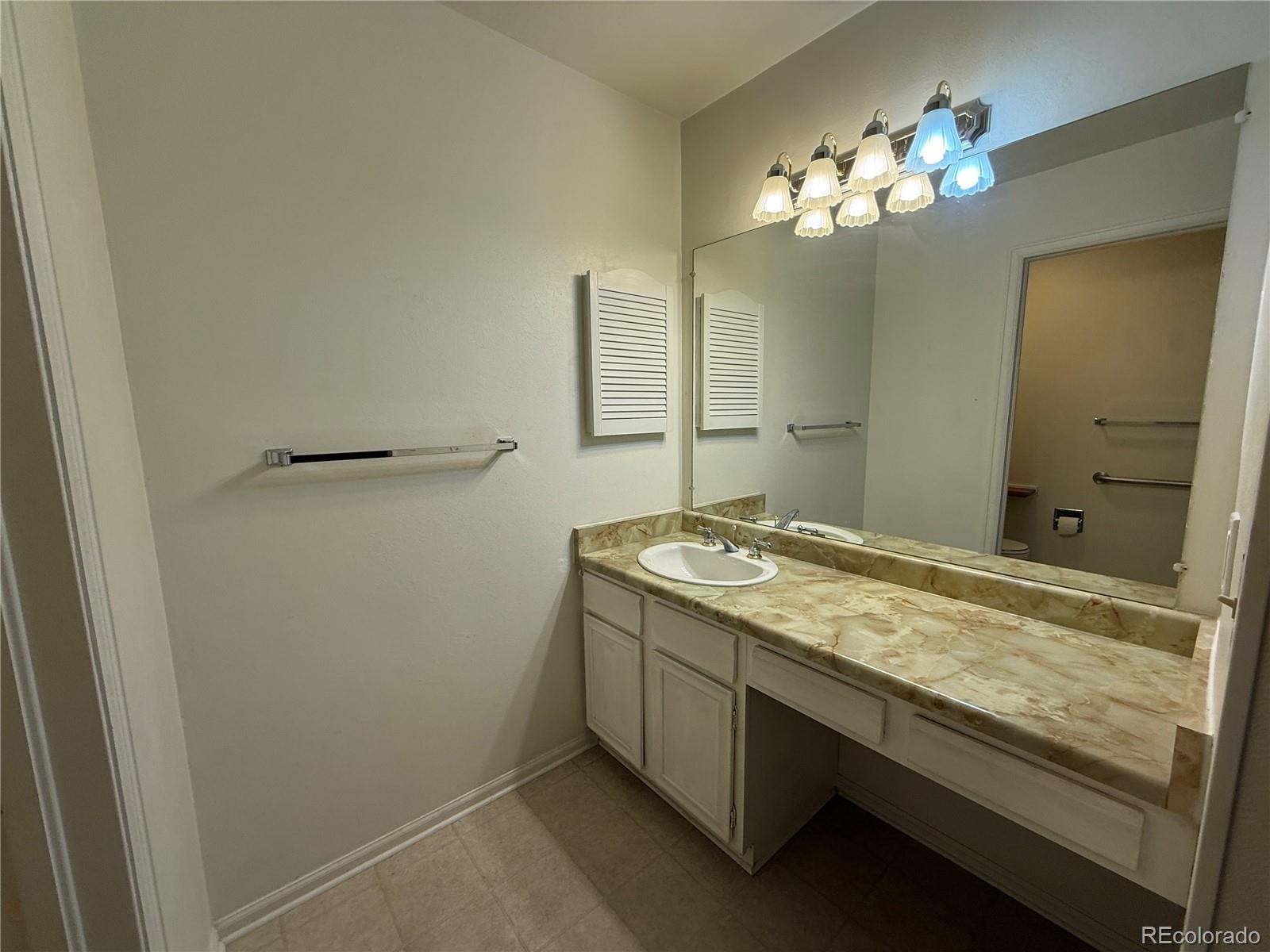 MLS Image #14 for 13922 e linvale place,aurora, Colorado